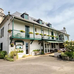 Le Cabaliros Hotel