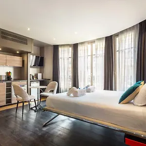 https://cmg-deluxe-tour-eiffel-i.fr-paris.fr